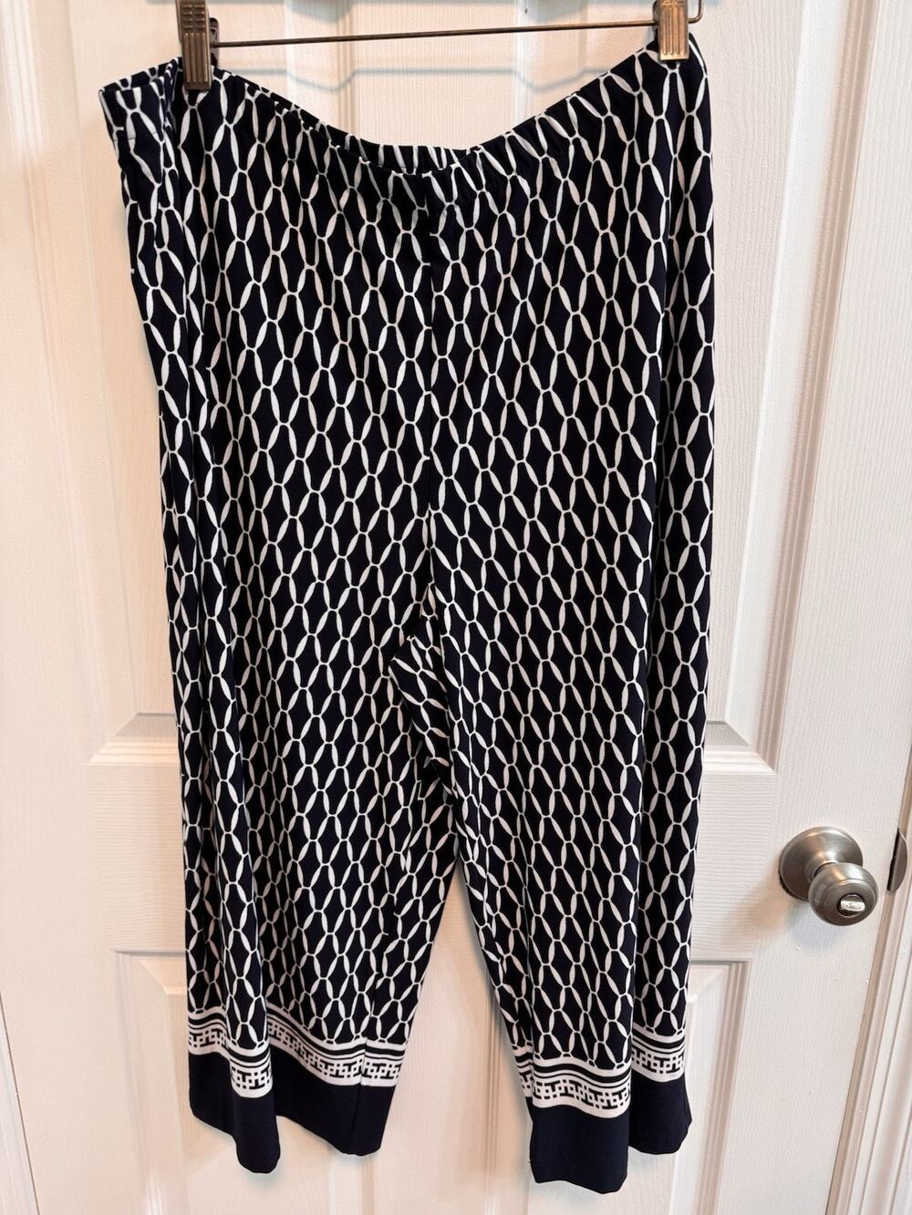 Susan Graver XL Black White Wide Leg Liquid Knit Capri Pants
